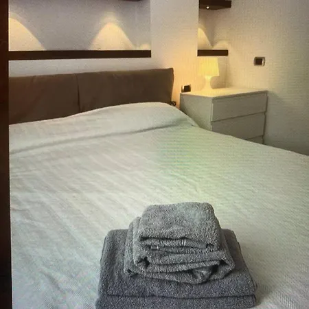 Διαμέρισμα S.ambrogio/duomo •jacuzzi • Luxury •design *